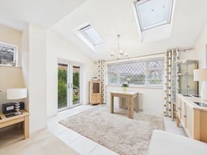 LIVING ROOM WITH ACCESS TO THE GARDEN- click for photo gallery